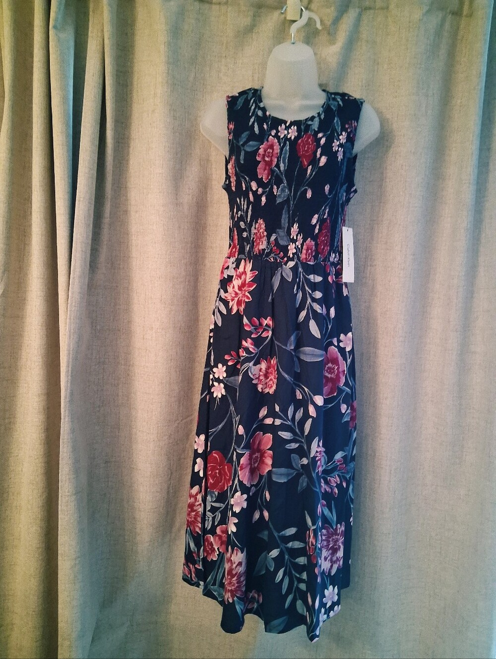NWT Calvin Klein Floral Smocked Maxi Dress Navy Floral Size 2